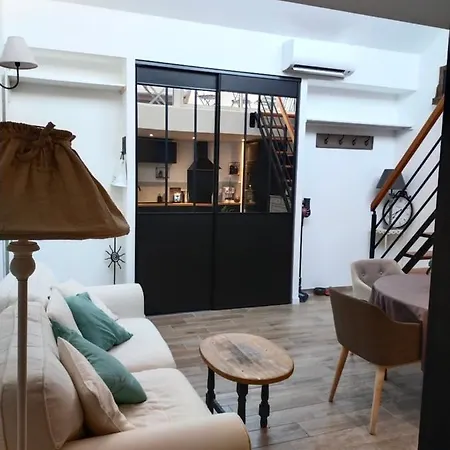Apartamento T2 De Standing Pres Du Port, Avec Terrasse Et Clim *
